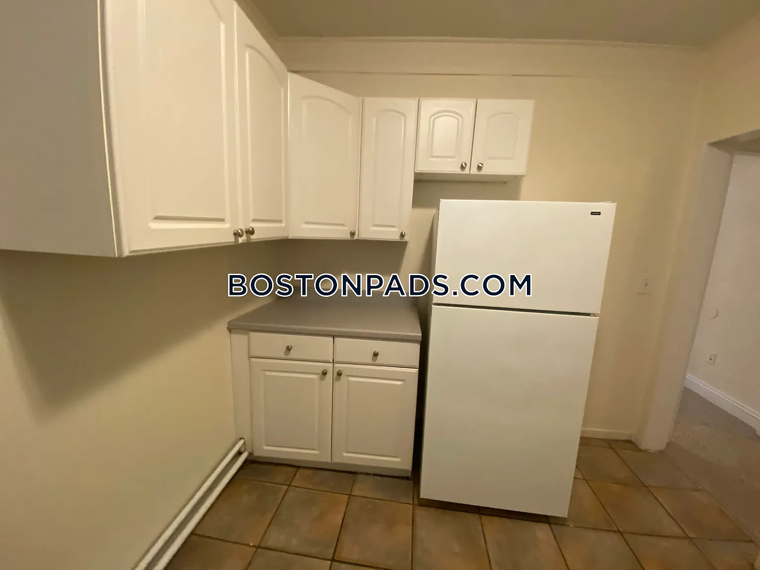 518 Cambridge St — Photo 2