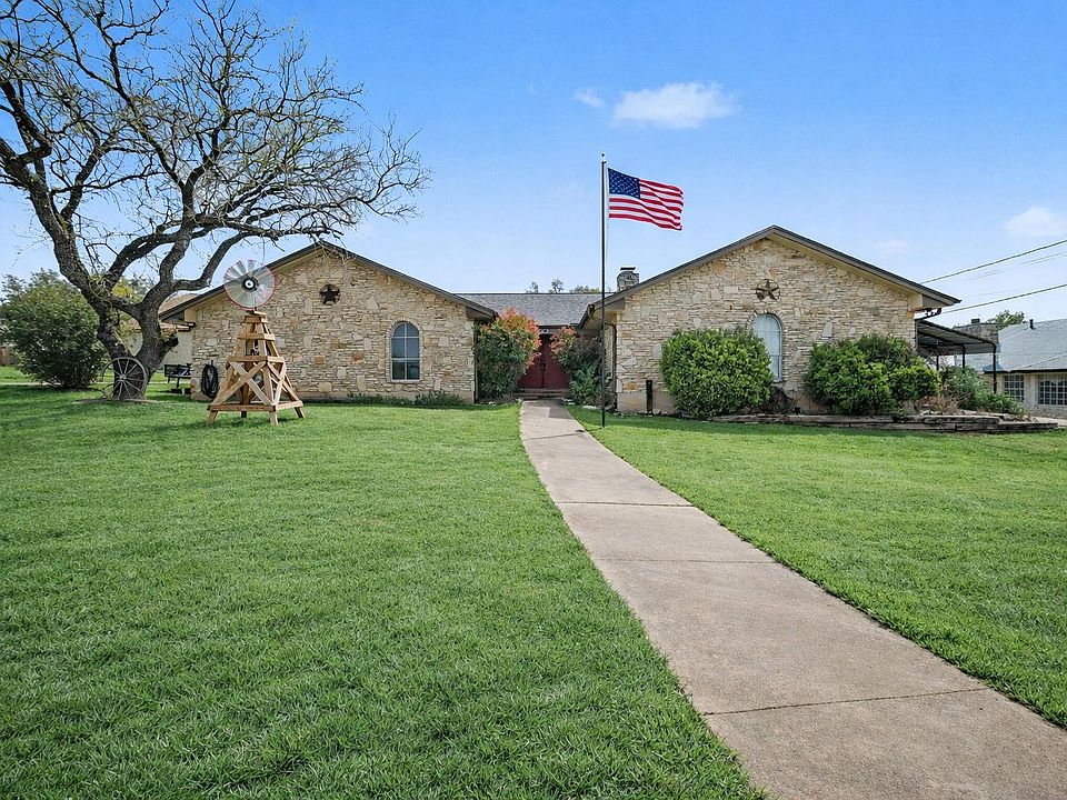 1st image of 103 Oak Ridge Cir