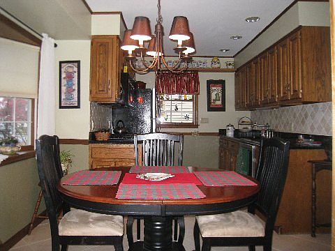 5th image of 3 Stanford Ln