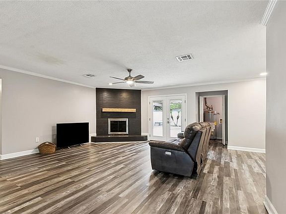 5th image of 2525 Elm Lawn Dr