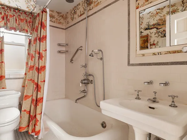 163 East 81st Street image 5 of 12