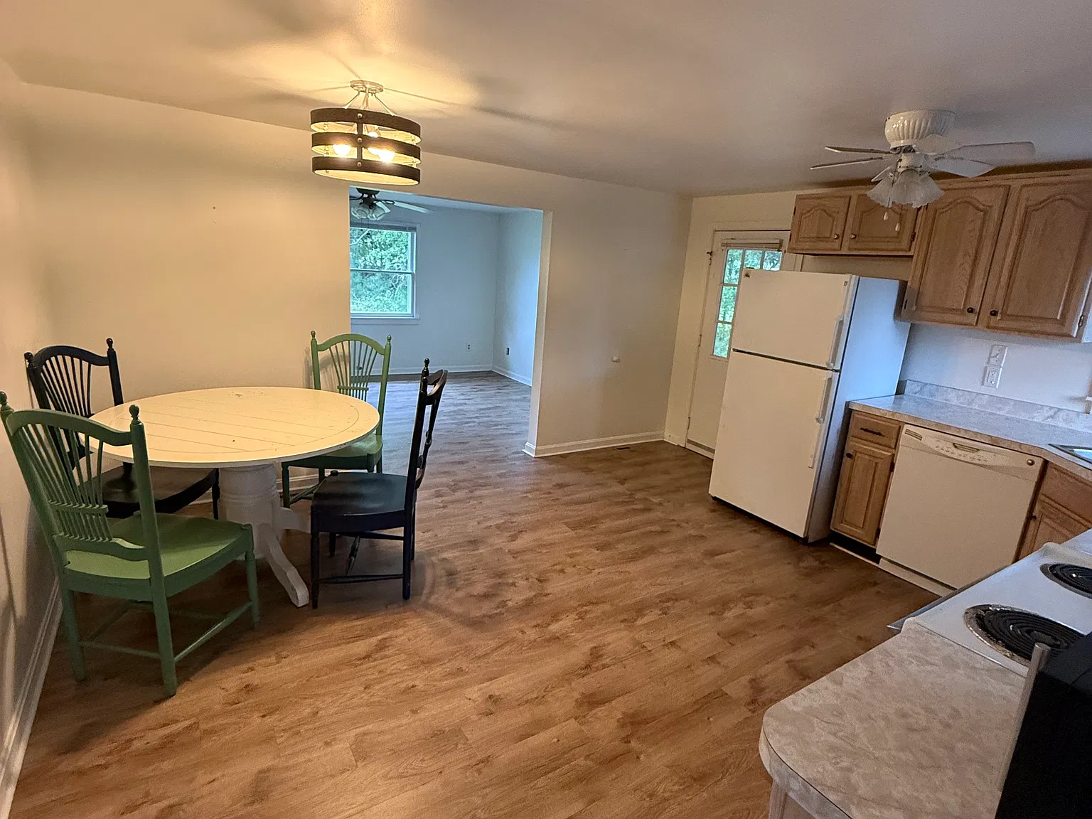 2 bed, 850 sqft, $1,750 — Photo 3