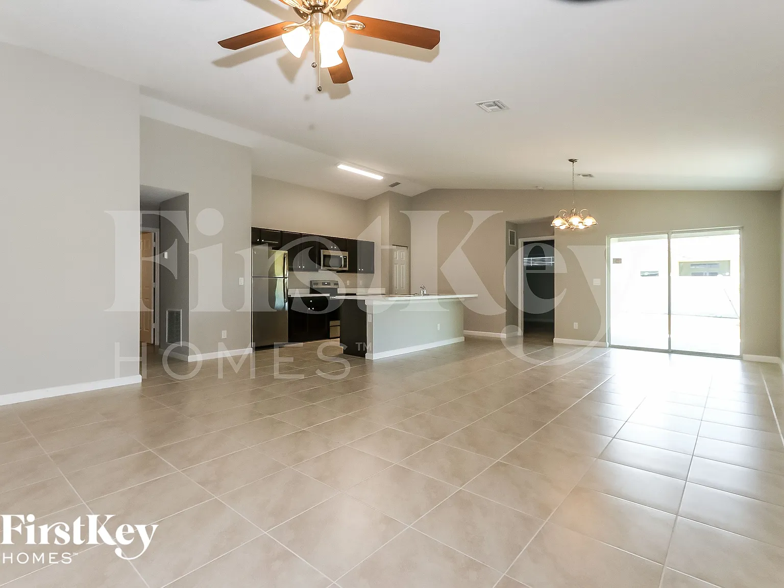 4 bed, 2.0 bath, 1833 sqft, $2,220 — Photo 4