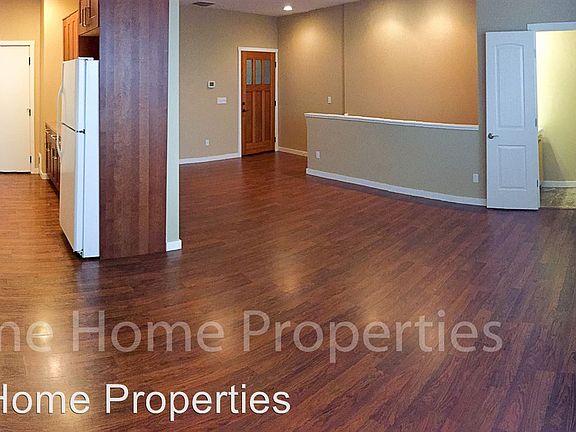 4th image of 818 NE Bunky Ln