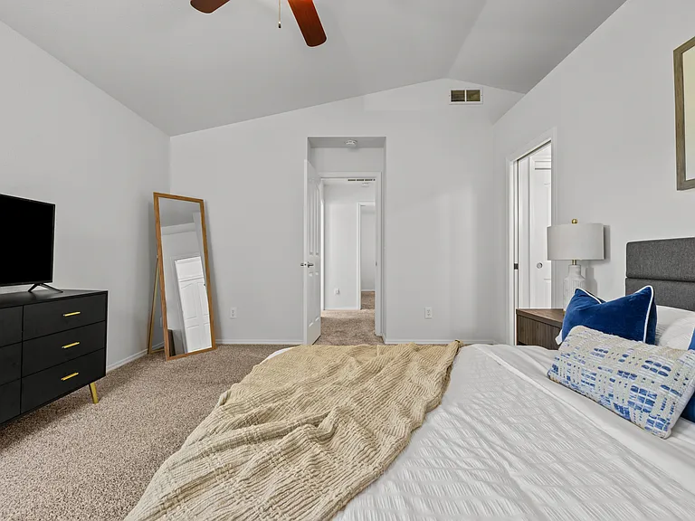 1528 E Falconrim Ct — Photo 40