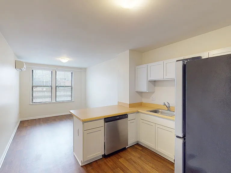 The Ashley Apartments — Photo 13