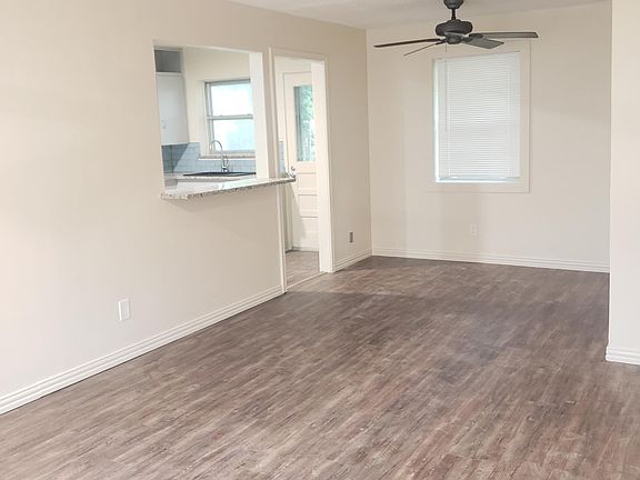2nd image of 605 Cedar Dr