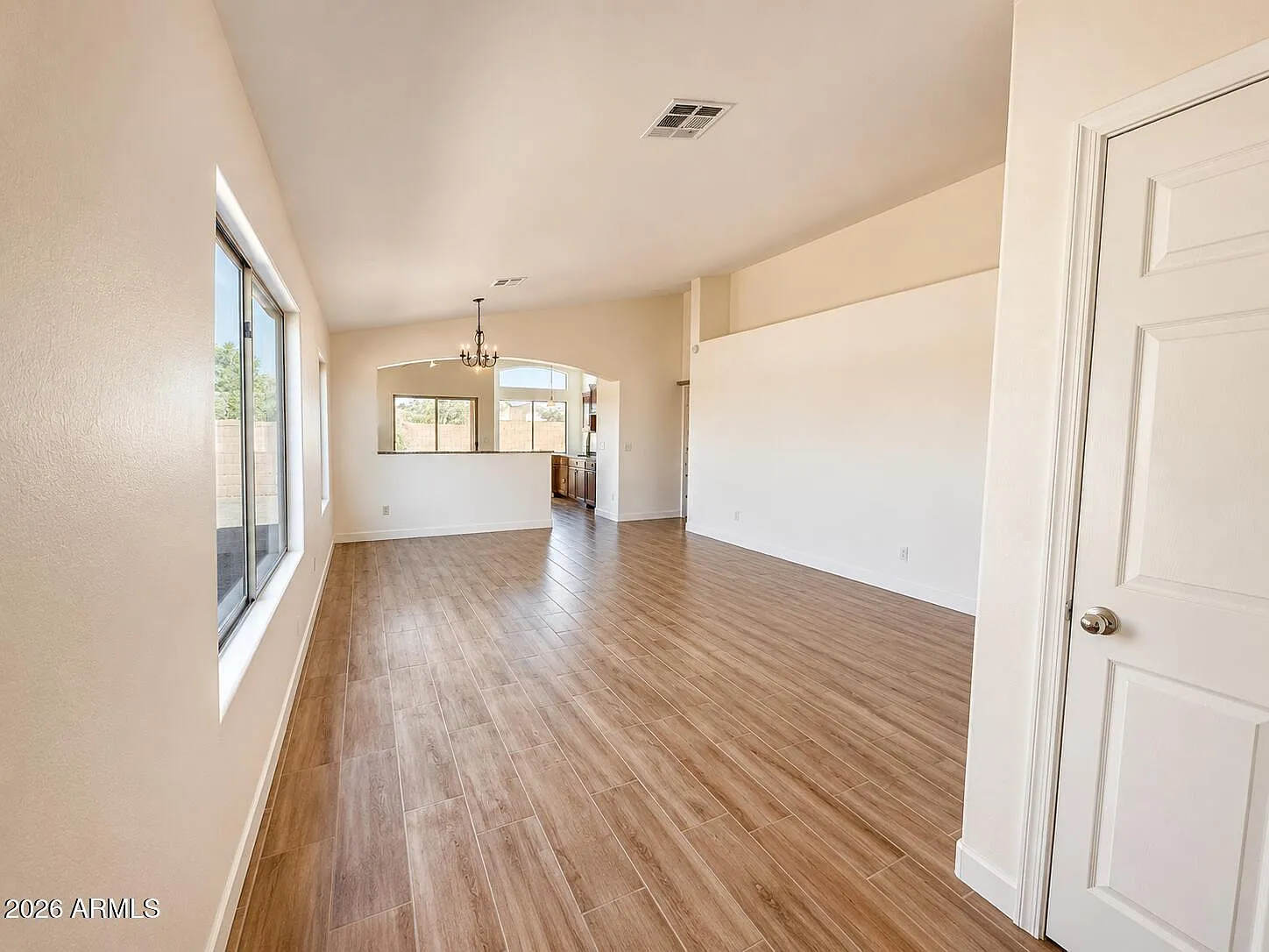 3 bed, 1598 sqft, $2,100 — Photo 3
