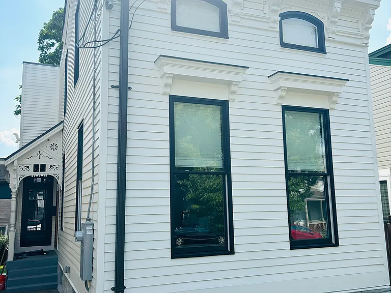 940 Monroe St — Photo 2