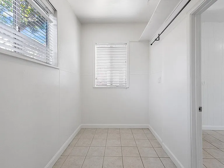 453 Central Ave #C — Photo 9