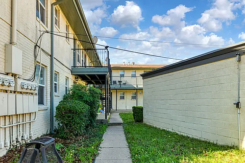 Upgraded Apartments In Arlington Heights! Photo 1