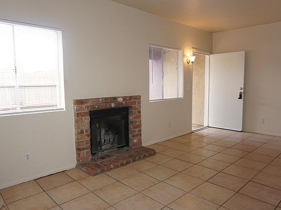 4th image of 2341 N Dodge Blvd