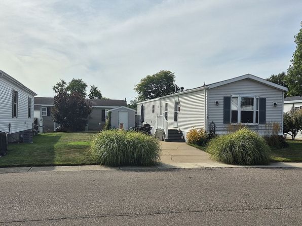 38 Village Dr