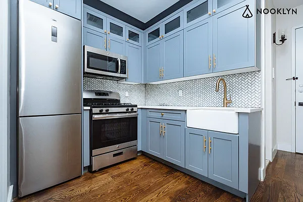 Rented by Brooklyn Group | media 7