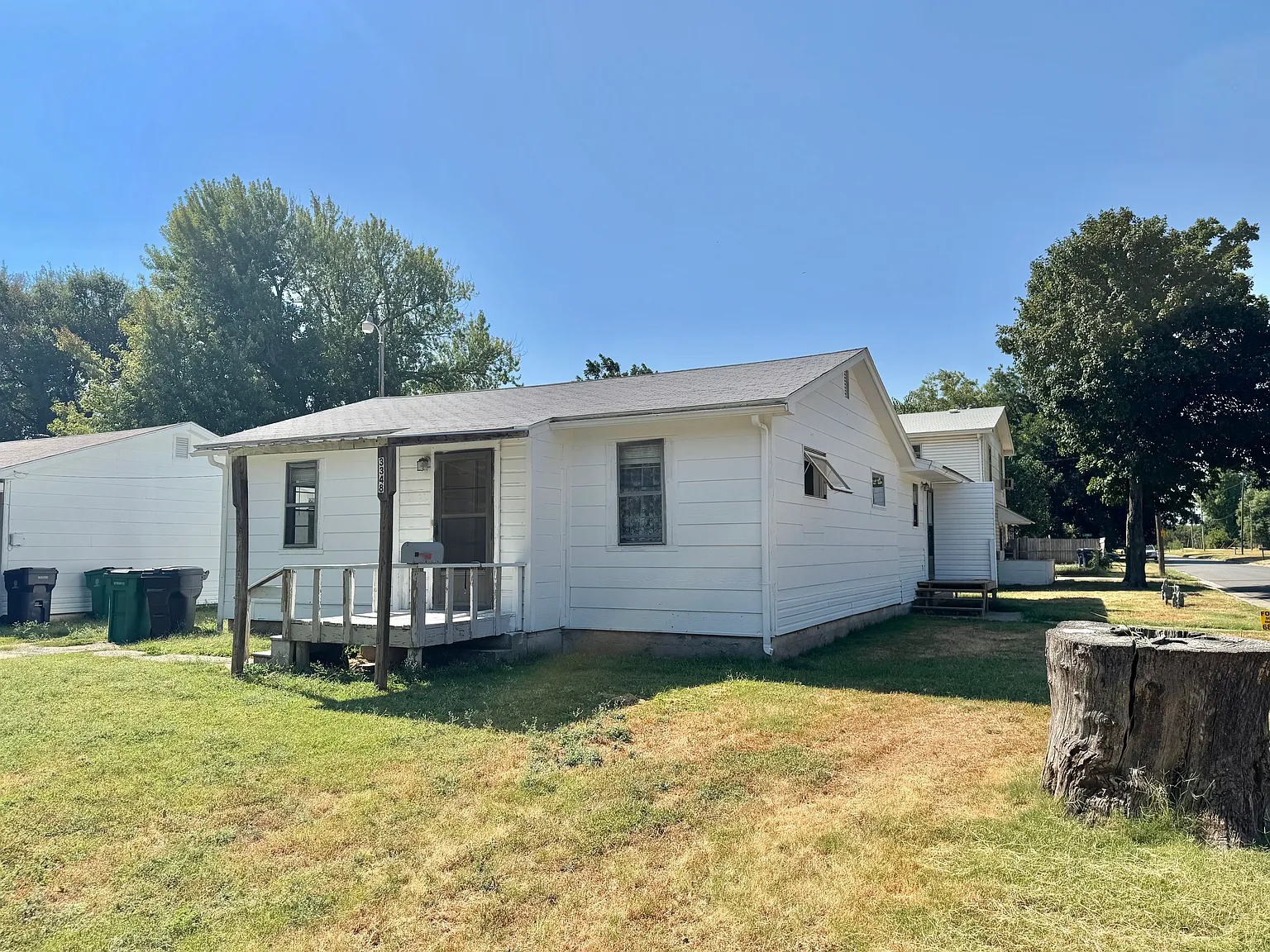 3 bed, $1,145 — Photo 3