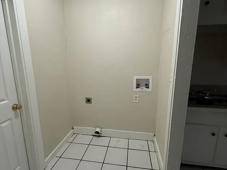 209 E Washington Ave #2 — Photo 8