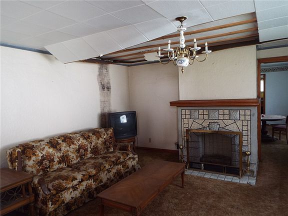 2nd image of 110 S Pine St