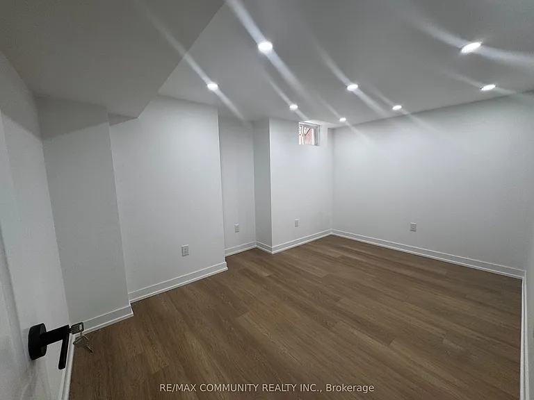 43 Terry Cres #BASEMENT — Photo 17