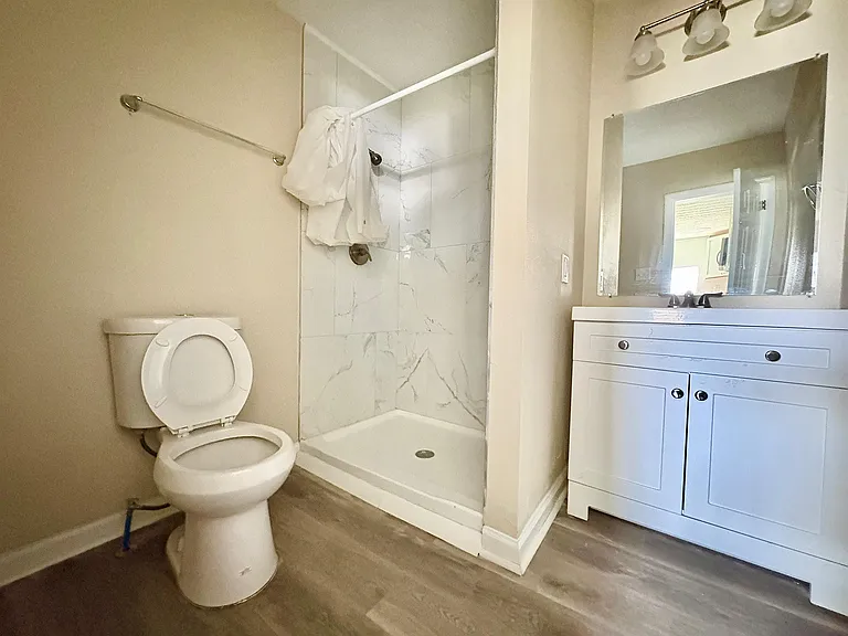 5614 S Main St #3 — Photo 16