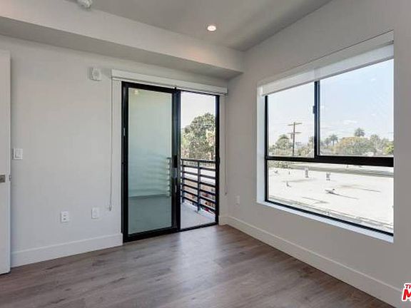 2nd image of 4227 McLaughlin Ave APT 203