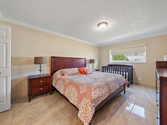 5th image of 709 Lori Drive #205