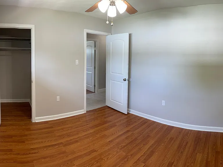 2204 Indiana Ave — Photo 32