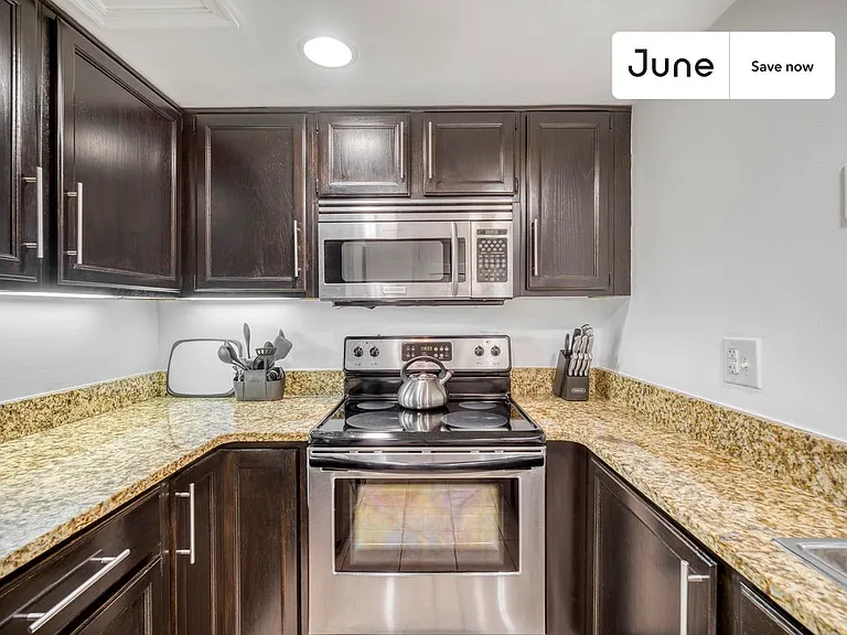 1843 Burke St SE #2 — Photo 3