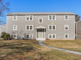 22 Beacon Ave APT 4, Newburyport, MA 01950