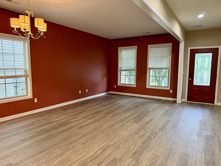 4127 Katherine Pl — Photo 2