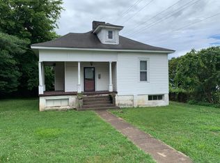 306 N Main St, Mount Pleasant, TN 38474
