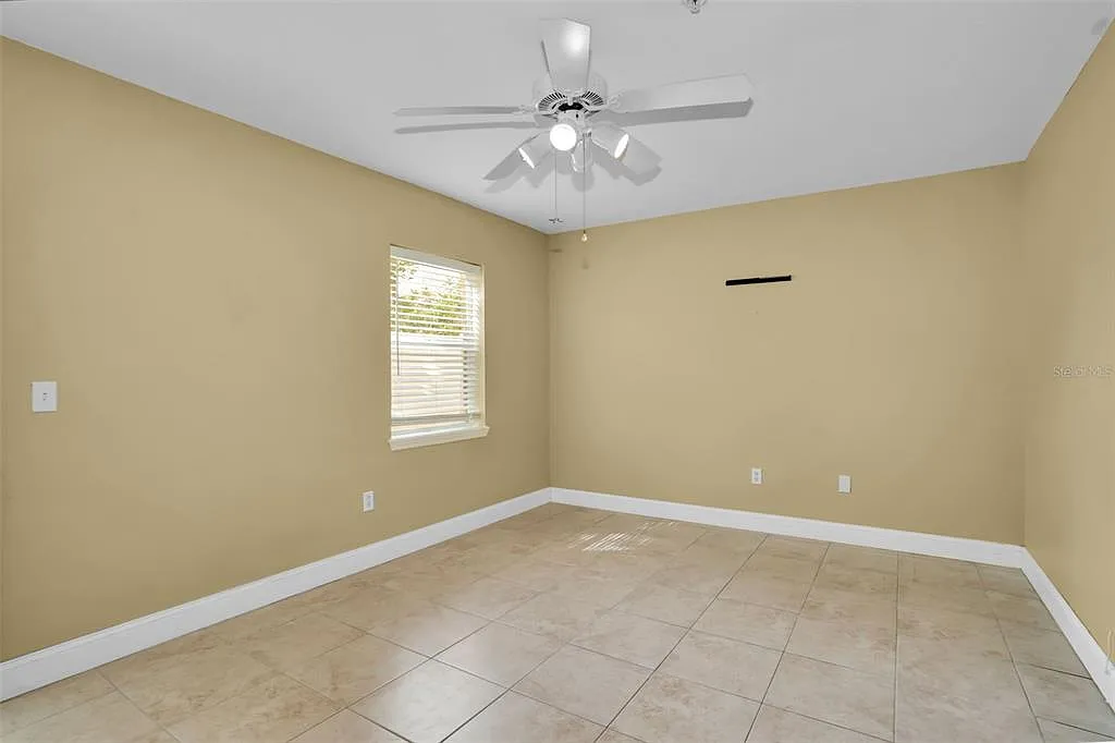 3 bed, 2.5 bath, 2022 sqft, $2,850 — Photo 4