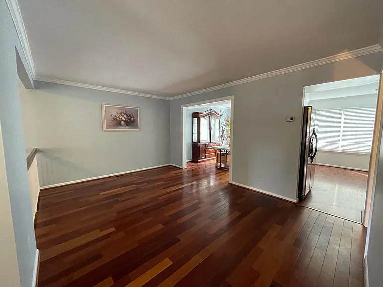 10624 Muirfield Dr — Photo 2