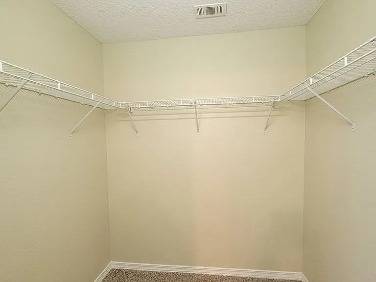 7802 Heirloom Dr — Photo 18