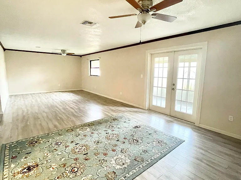 3025 Briarwood Ln — Photo 8