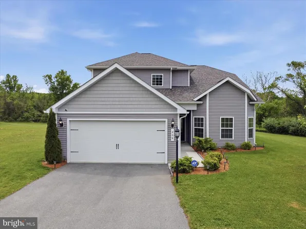 208 Rappahannock Run, Falling Waters, WV 25419