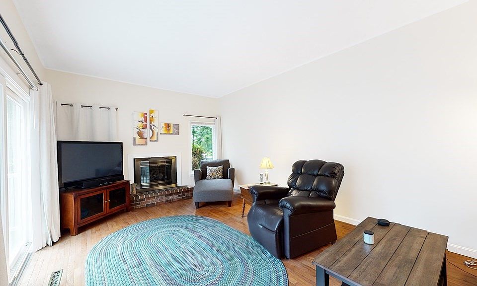 255 North Rd Chelmsford MA Zillow