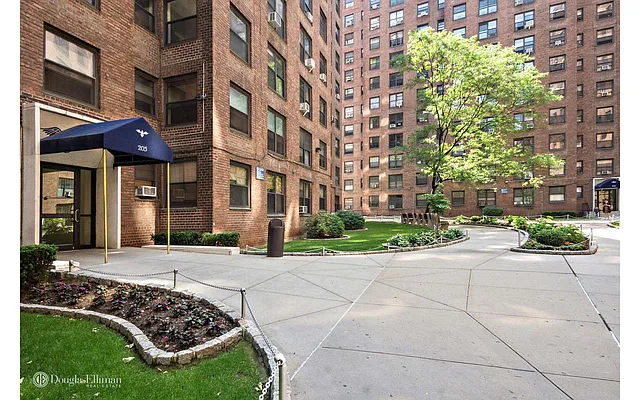 Sold by Douglas Elliman | media 15