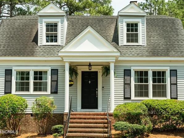 1 Colonial Pines Circle, Pinehurst, NC 28374
