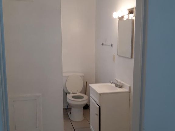 3rd image of 2310 2nd Ave S Floor 33712-1