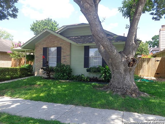 3rd image of 720 Meadow Arbor Ln