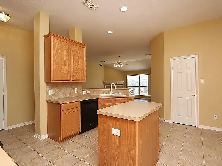 9307 Alzaada Ln — Photo 17
