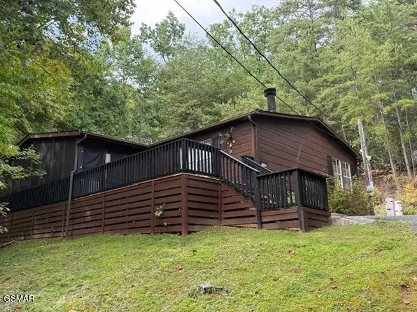 1329 Ski View Ln, Sevierville, TN 37876