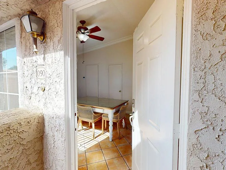 505 S Farrell Dr #O90 — Photo 1