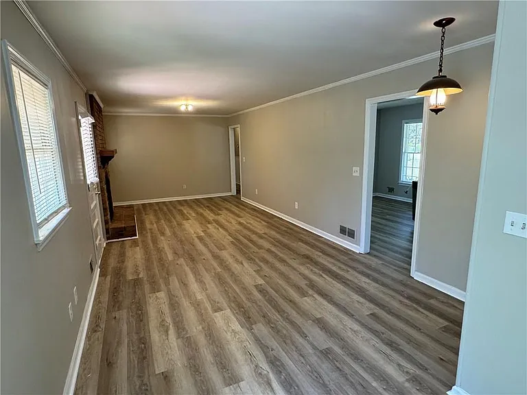 5594 Laurel Ln NW — Photo 12