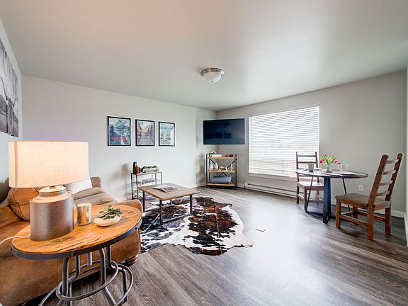 2nd image of 360 Enterprise Blvd Unit 10