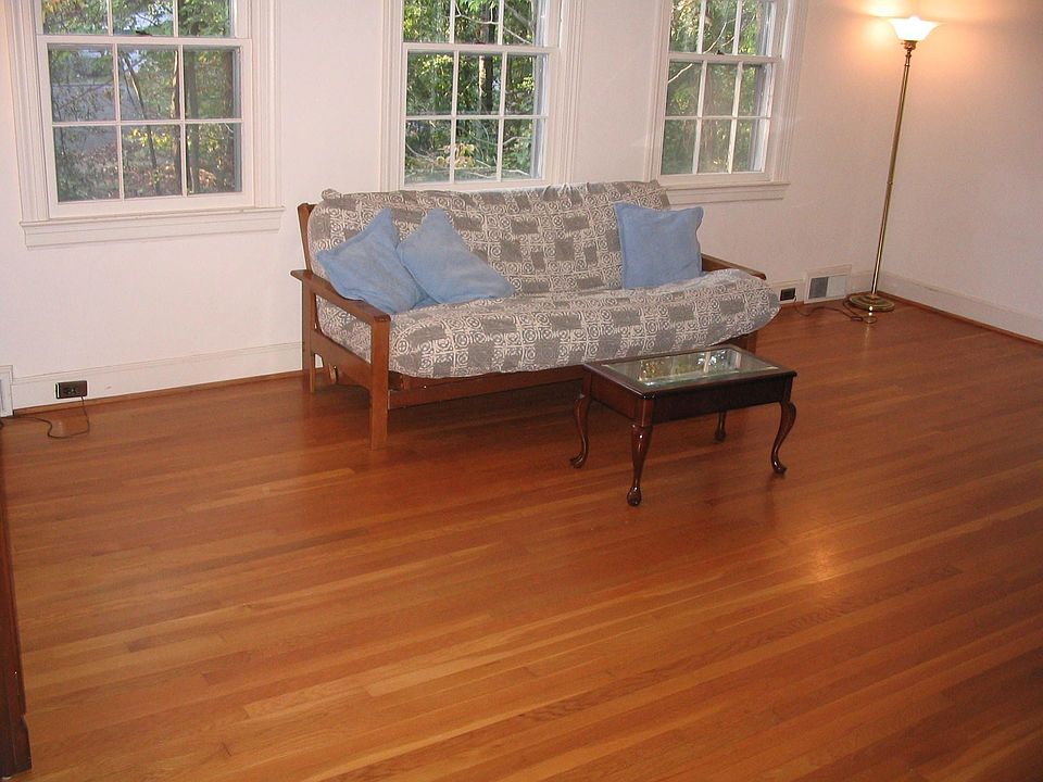 2nd image of 216 E Markham Ave