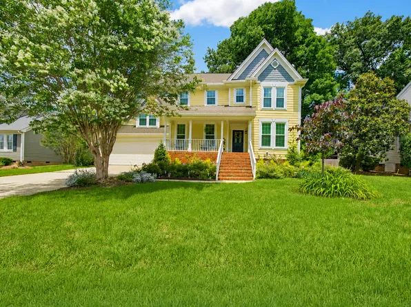 204 Roebling Ln, Cary, NC 27513