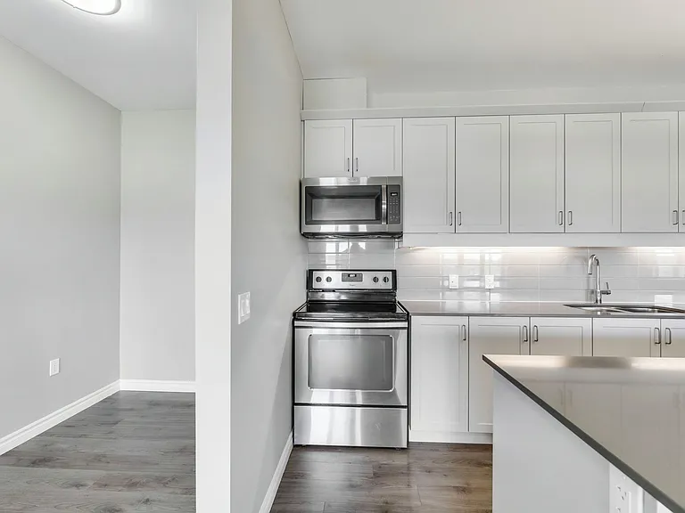 325 Lakeview Dr — Photo 10