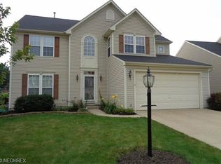 172 Stonepointe Dr, Berea, OH