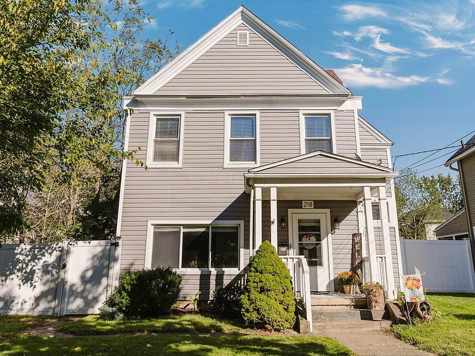 1st image of 218 Lake St